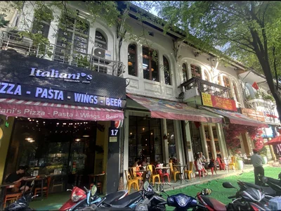 Italiani's Pizza Han Thuyen